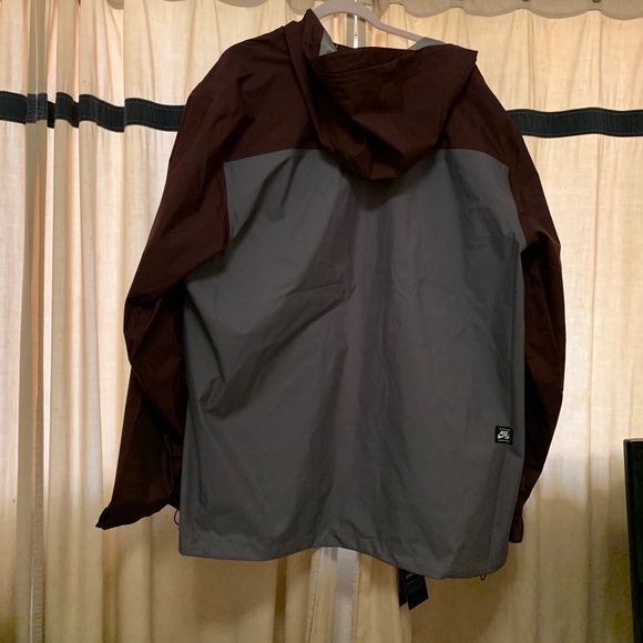 **JUST SOLD** Nike SB jacket - Picture 2 of 6
